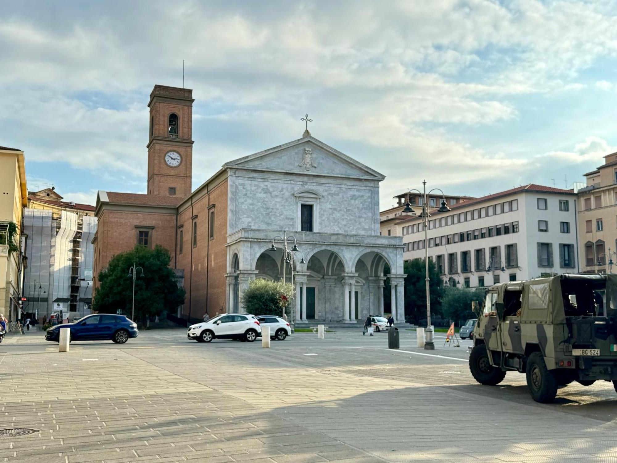 Affittacamere The Shuttle Livorno Ngoại thất bức ảnh