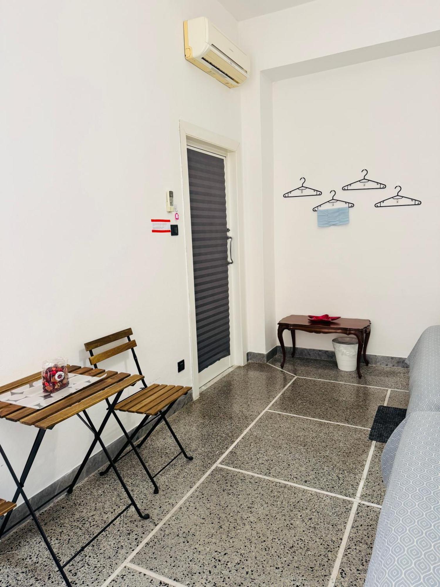 Affittacamere The Shuttle Livorno Ngoại thất bức ảnh